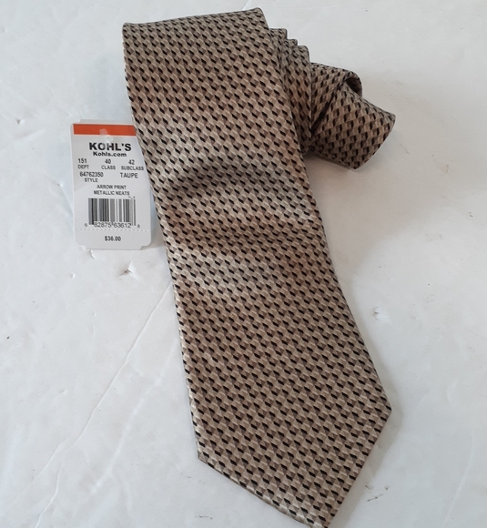 NWT Arrow Geometric "metallic neats" Silk Mens Necktie